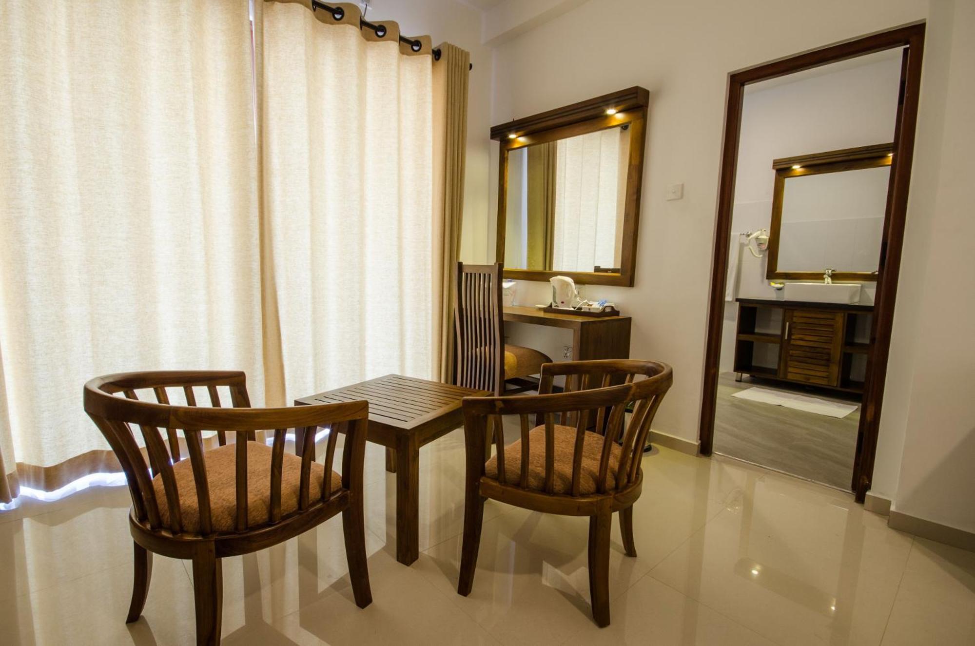 Okwin Resort Kandy Zimmer foto